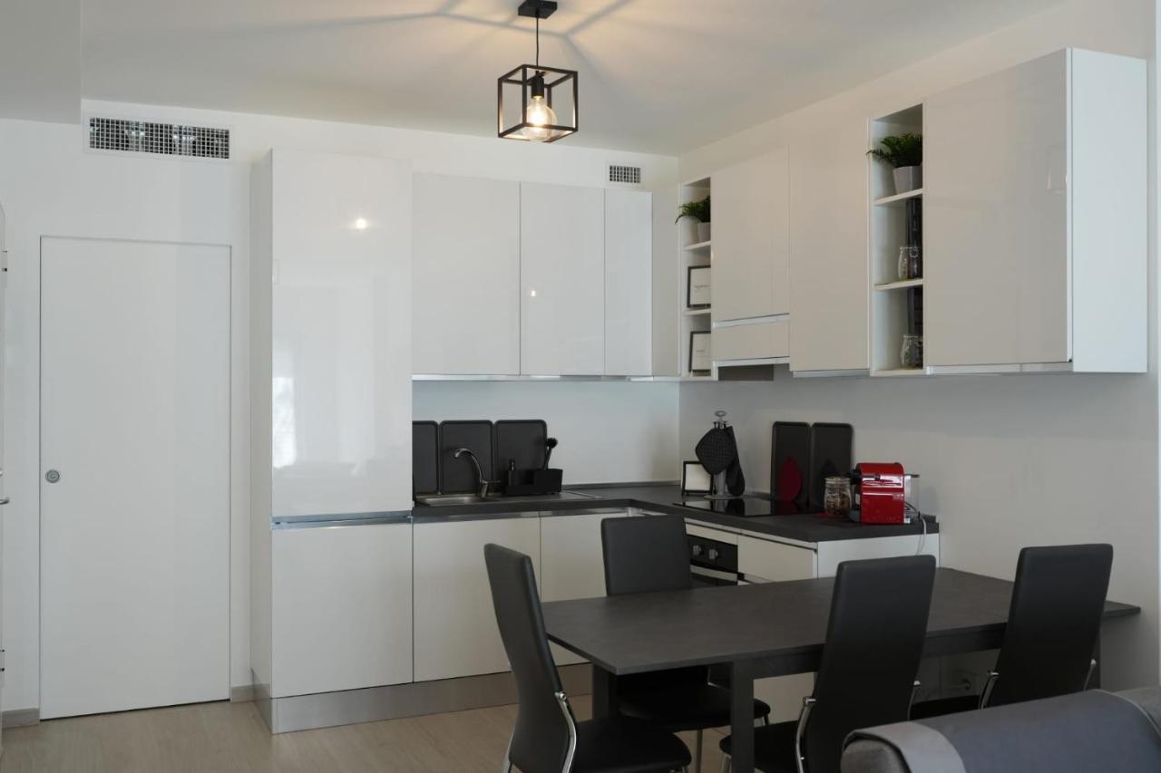 Homega - City Center New Apartment Bari Eksteriør billede
